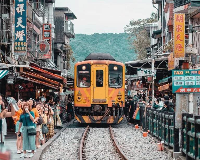 台北到十分老街,十分瀑布 - 交通票價和時間 11 台北到十分老街的火車